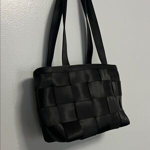 Harvey’s Original Seatbelt Bag Shoulder Purse - Like New Condition